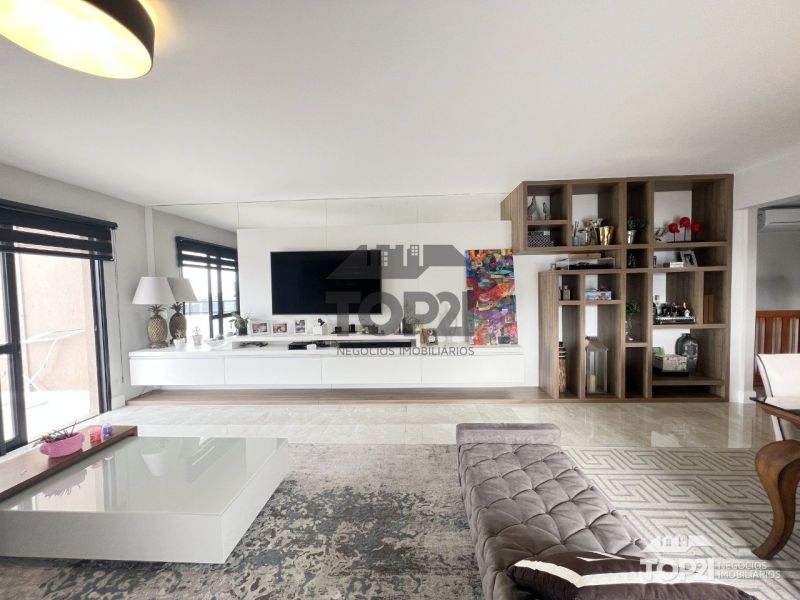 Apartamento  no bairro Vila Jardim em Porto Alegre