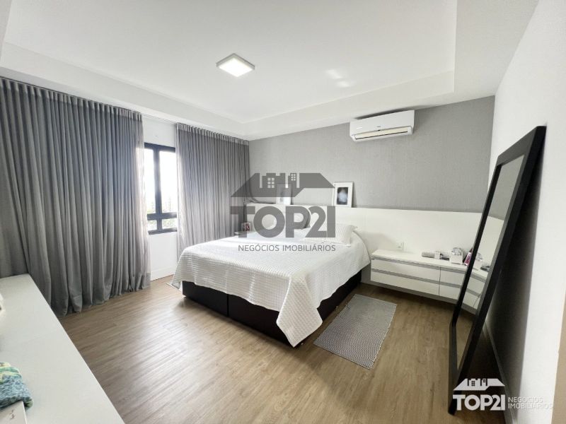 Apartamento  no bairro Vila Jardim em Porto Alegre