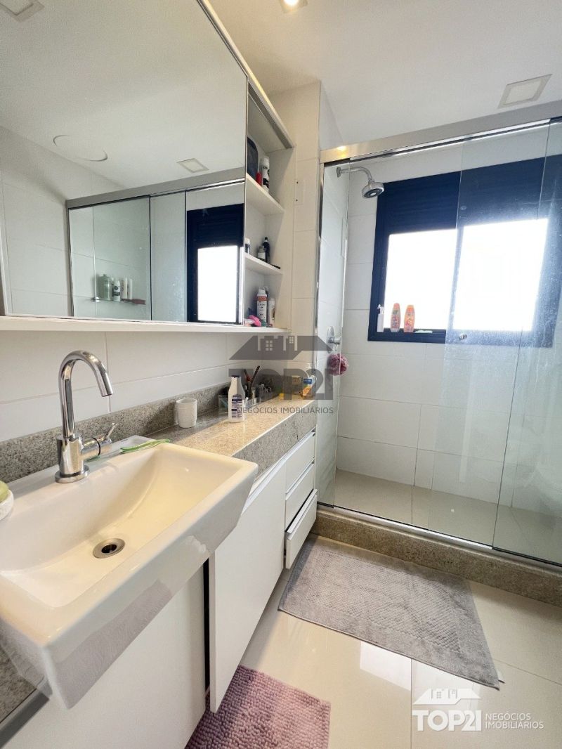 Apartamento  no bairro Vila Jardim em Porto Alegre