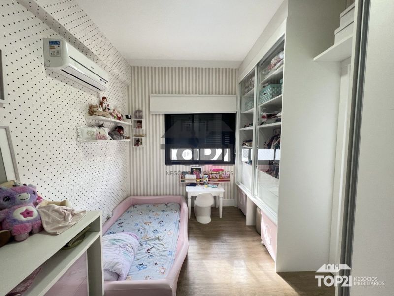 Apartamento  no bairro Vila Jardim em Porto Alegre