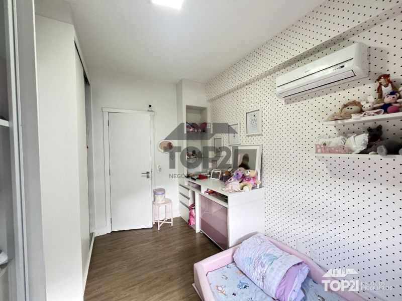 Apartamento  no bairro Vila Jardim em Porto Alegre