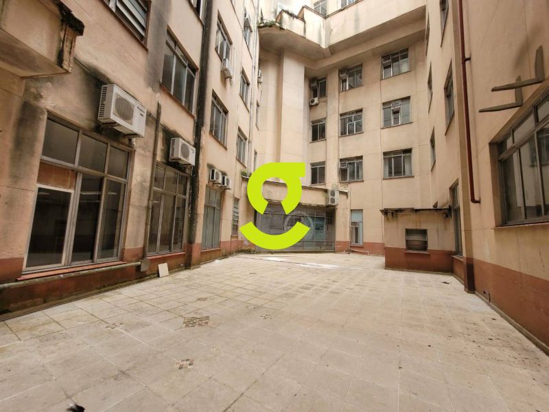 CONJUNTO COMERCIAL 500m� NO CENTRO HIST�RICO | POR...
