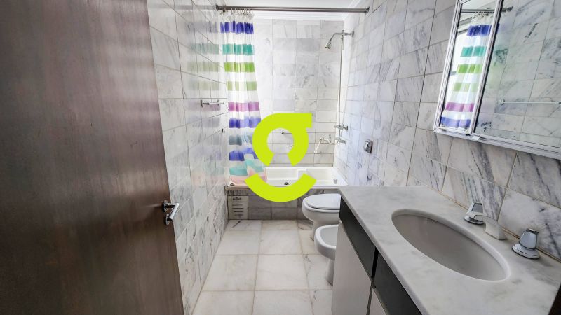 timo apto, anda alto, 140m, lavabo, 3 dorm, sute...