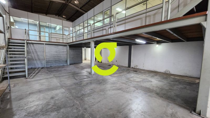 Excelente pavilho, 296m priv, reformado, 6 salas,...