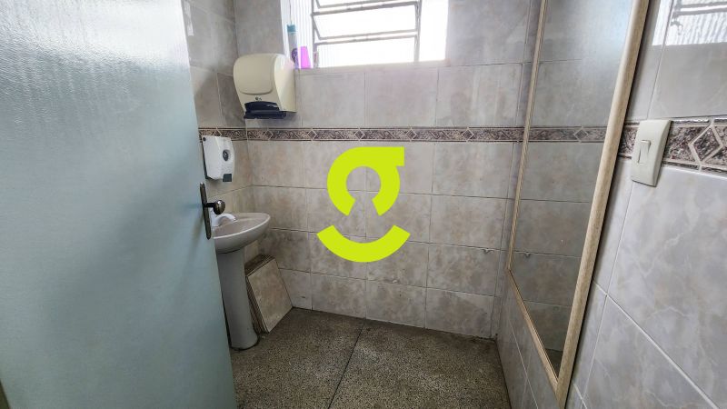 Excelente pavilho, 296m priv, reformado, 6 salas,...