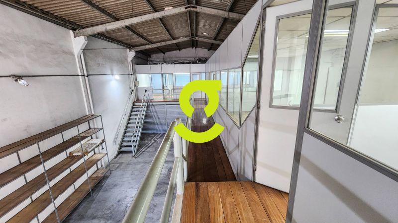 Excelente pavilho, 296m priv, reformado, 6 salas,...