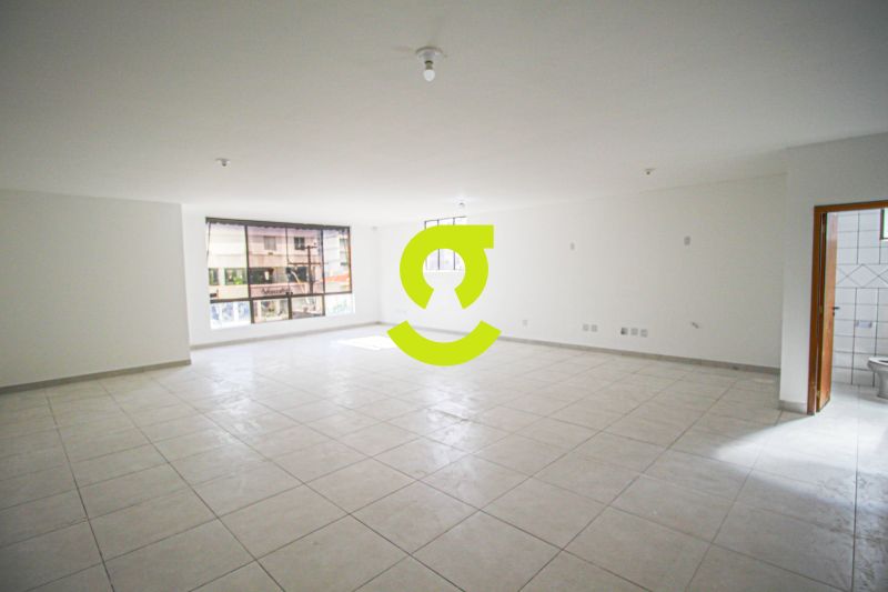tima casa comercial, TODA reformada, 320m priv, 2...