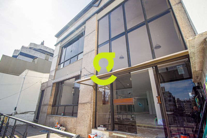 tima casa comercial, TODA reformada, 320m priv, 2...