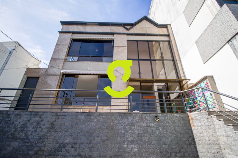 tima casa comercial, TODA reformada, 320m priv, 2...