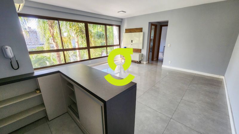 Apartamento de 85,5m, semi mobiliado, churrasquei...