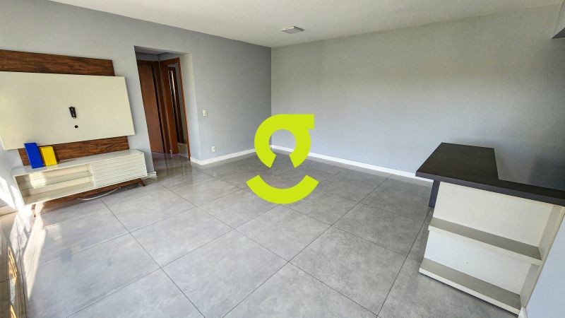 Apartamento de 85,5m, semi mobiliado, churrasquei...