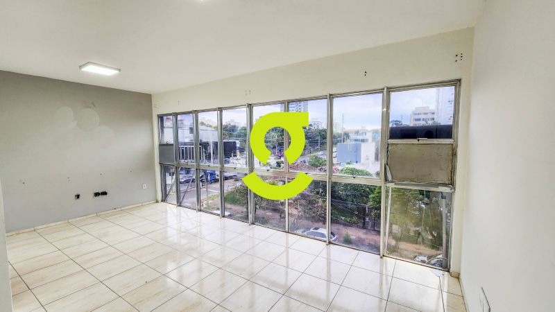 Sala ampla, 41m priv, reformada, janeles at o ch...