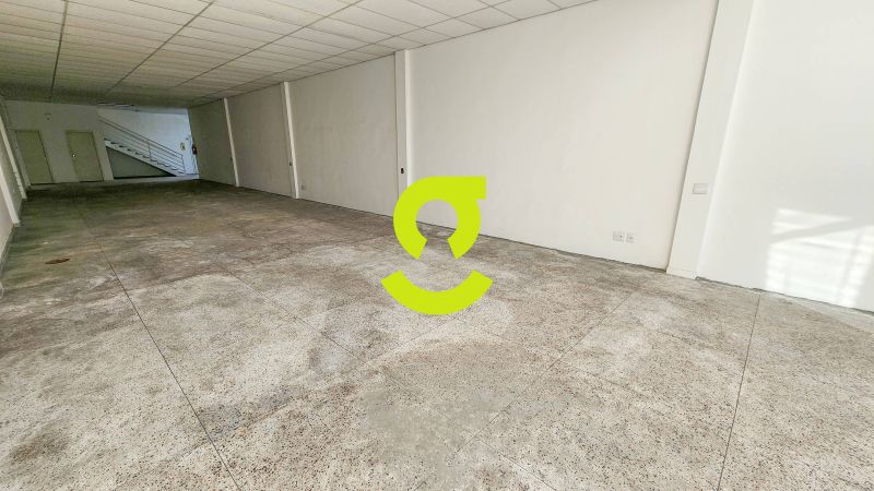 tima loja nova, 345m priv, p direito, mezanino, ...