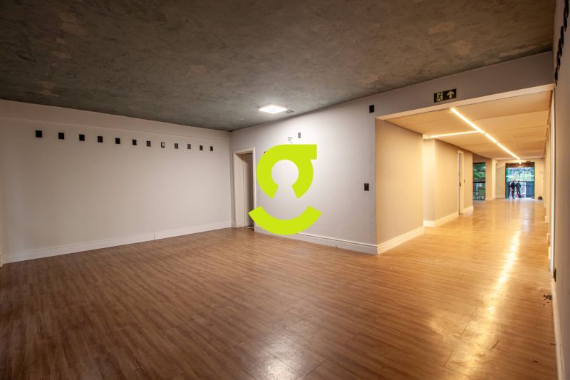 Excelente loja comercial, 650m priv, elevador, p ...