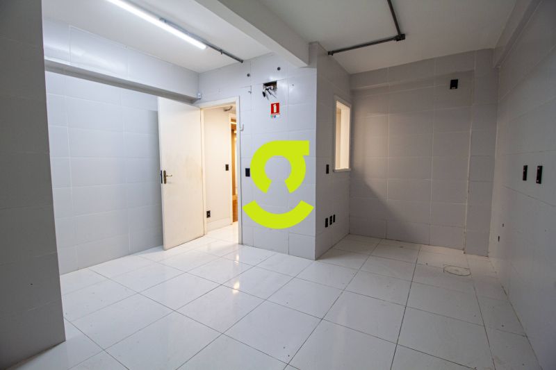 Excelente loja comercial, 650m priv, elevador, p ...