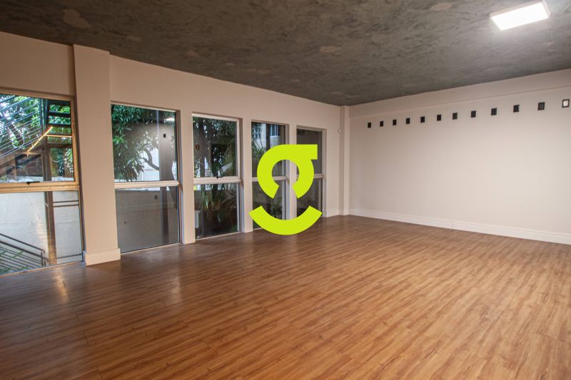 Excelente loja comercial, 650m priv, elevador, p ...