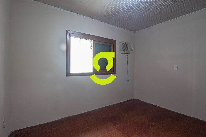 Casa de alvenaria, 220m priv, 6 salas, churrasquei...