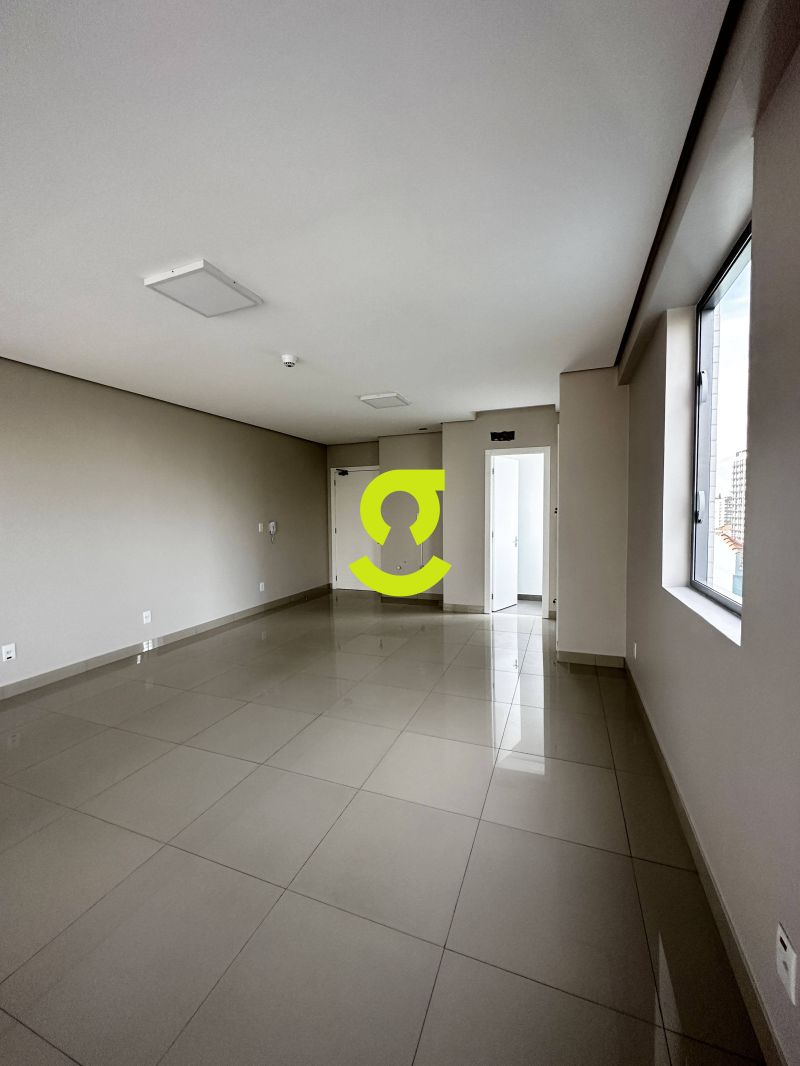 Sala 38m no Auxiliadora com Vaga em Prdio Modern...