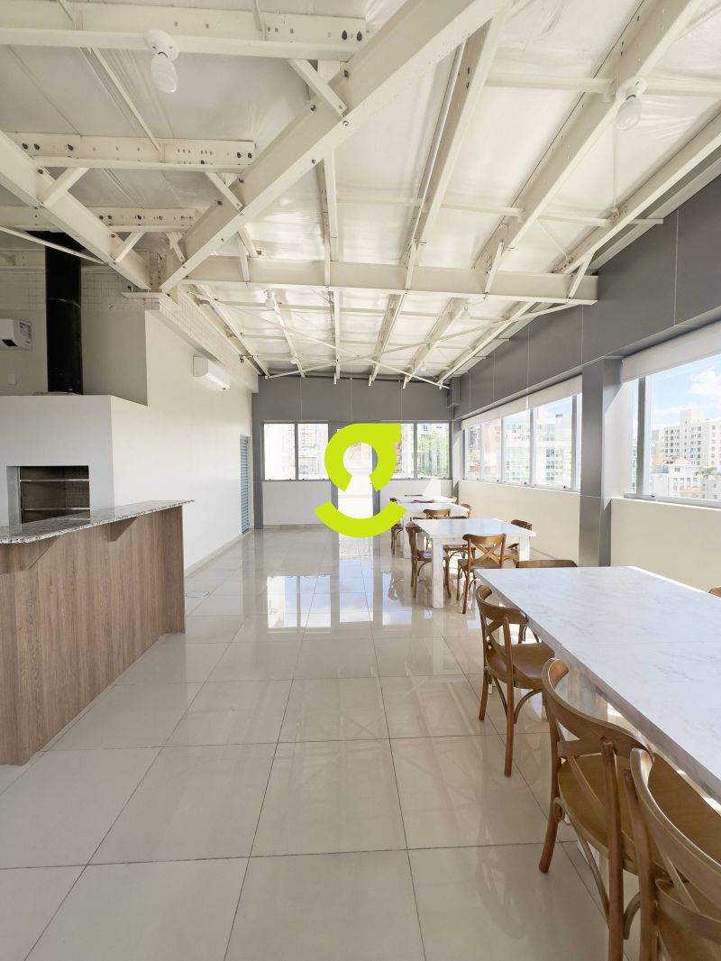 Sala 38m no Auxiliadora com Vaga em Prdio Modern...