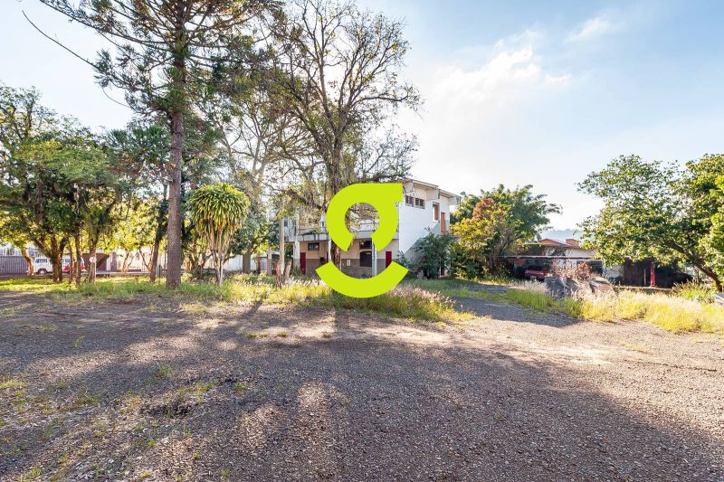 Pavilho 5.208m com Doca e Ptio em Terreno de 10...