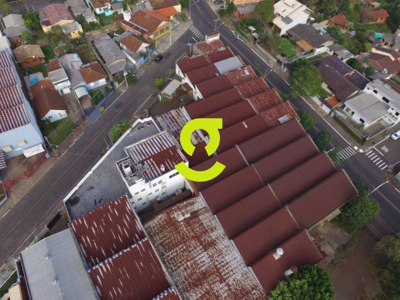Pavilho 5.208m com Doca e Ptio em Terreno de 10...