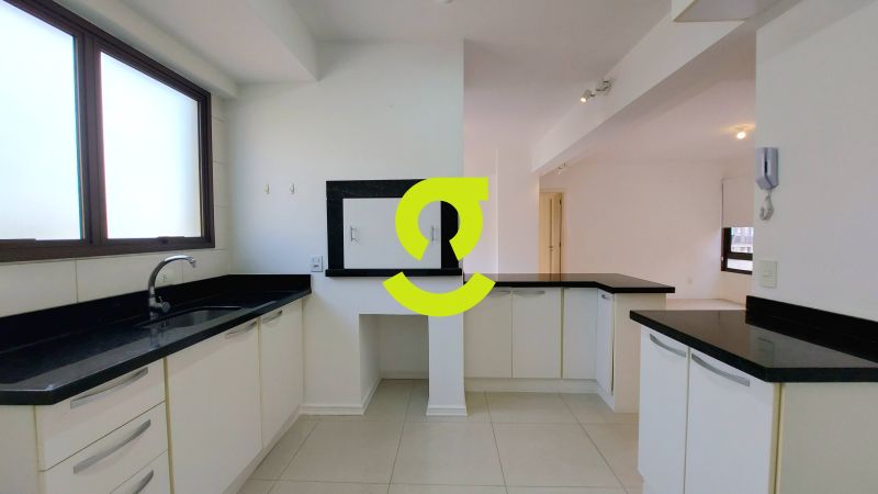 95m com Lareira, churrasqueira, 3 Dorms, sute e ...