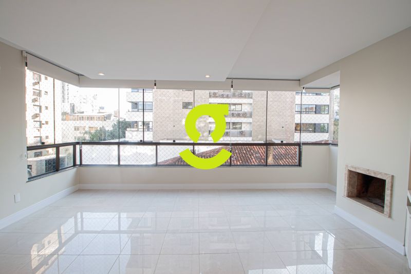 Apartamento de 122m no Petrpolis - 3 dorm, Larei...