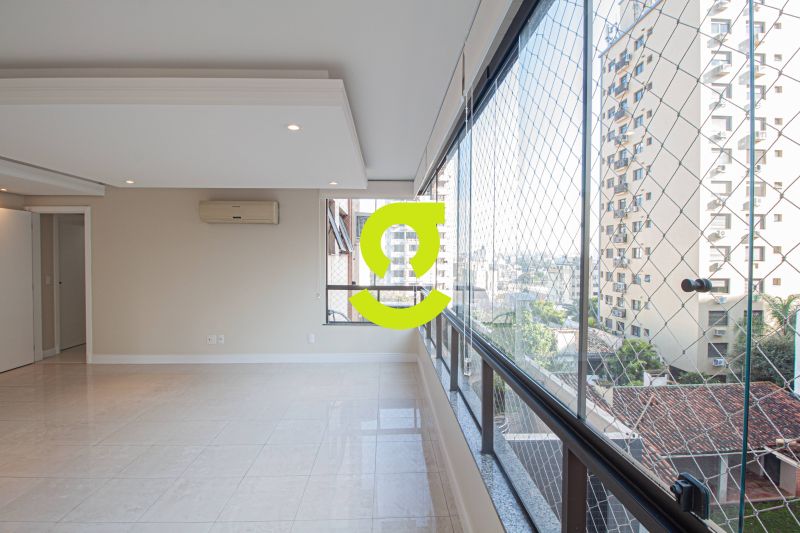 Apartamento de 122m no Petrpolis - 3 dorm, Larei...