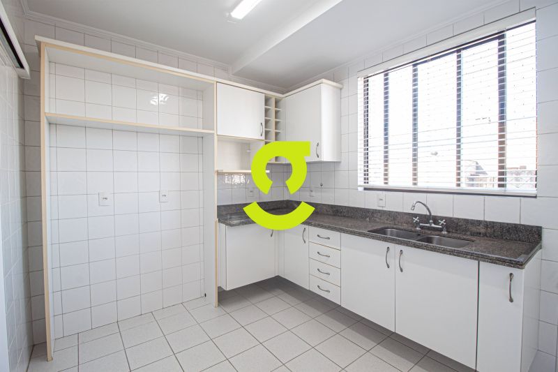 Apartamento de 122m no Petrpolis - 3 dorm, Larei...