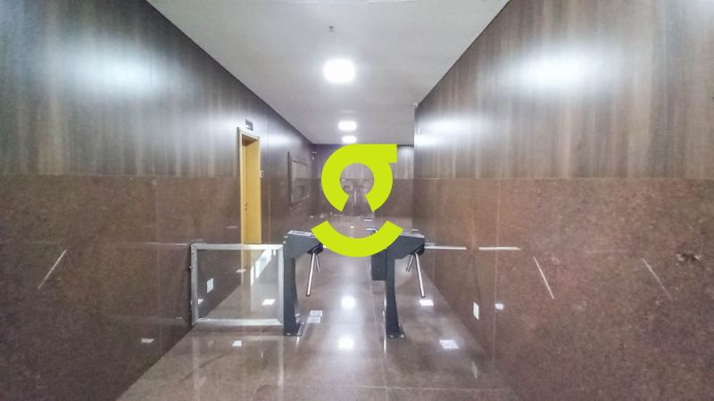 Conjunto comercial no Rossi Business, 337m, 9 ban...