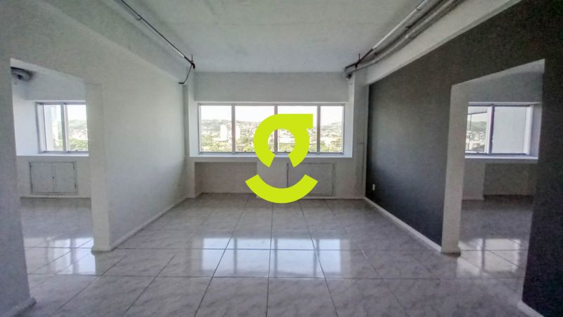 Sala comercial no Rossi Business, 106m, 3 banheir...