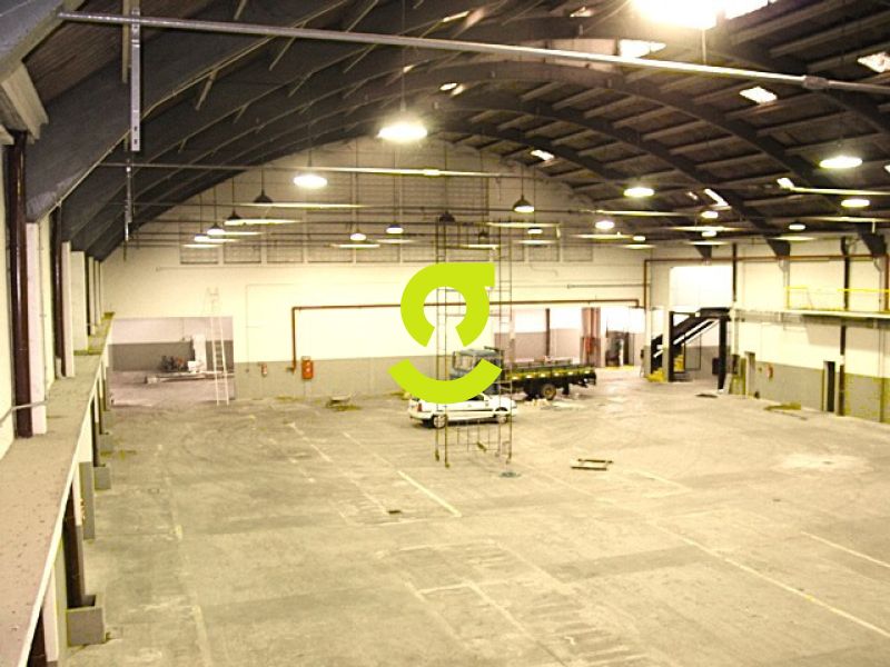Pavilho de 3.500m no Quarto Distrito - P-direit...