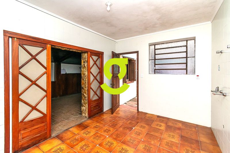Casa Comercial com 206m na Wenceslau Escobar  Vi...