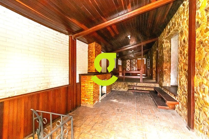 Casa Comercial com 206m na Wenceslau Escobar  Vi...