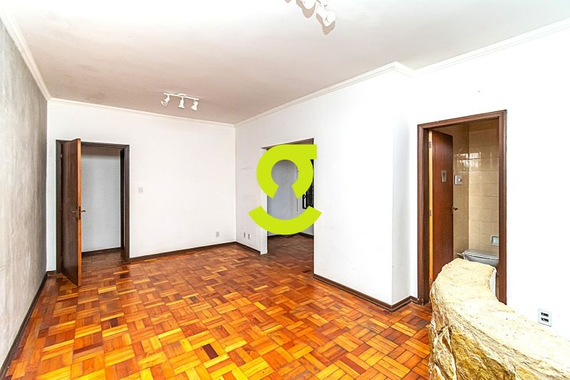 Casa Comercial com 206m na Wenceslau Escobar  Vi...