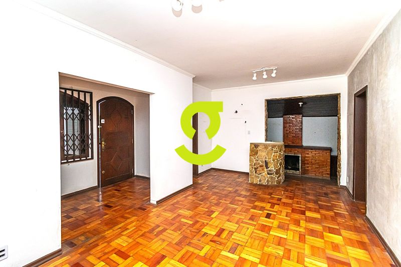 Casa Comercial com 206m na Wenceslau Escobar  Vi...