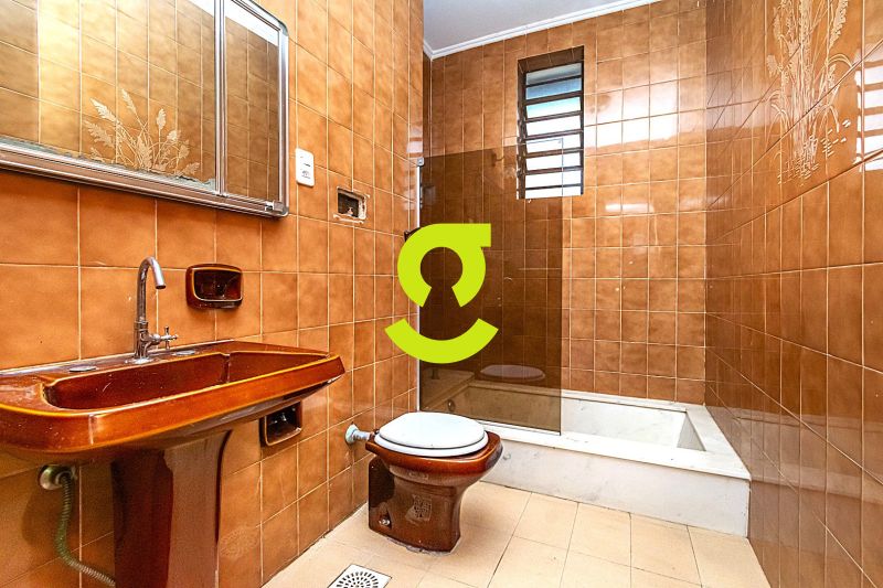 Casa Comercial com 206m na Wenceslau Escobar  Vi...