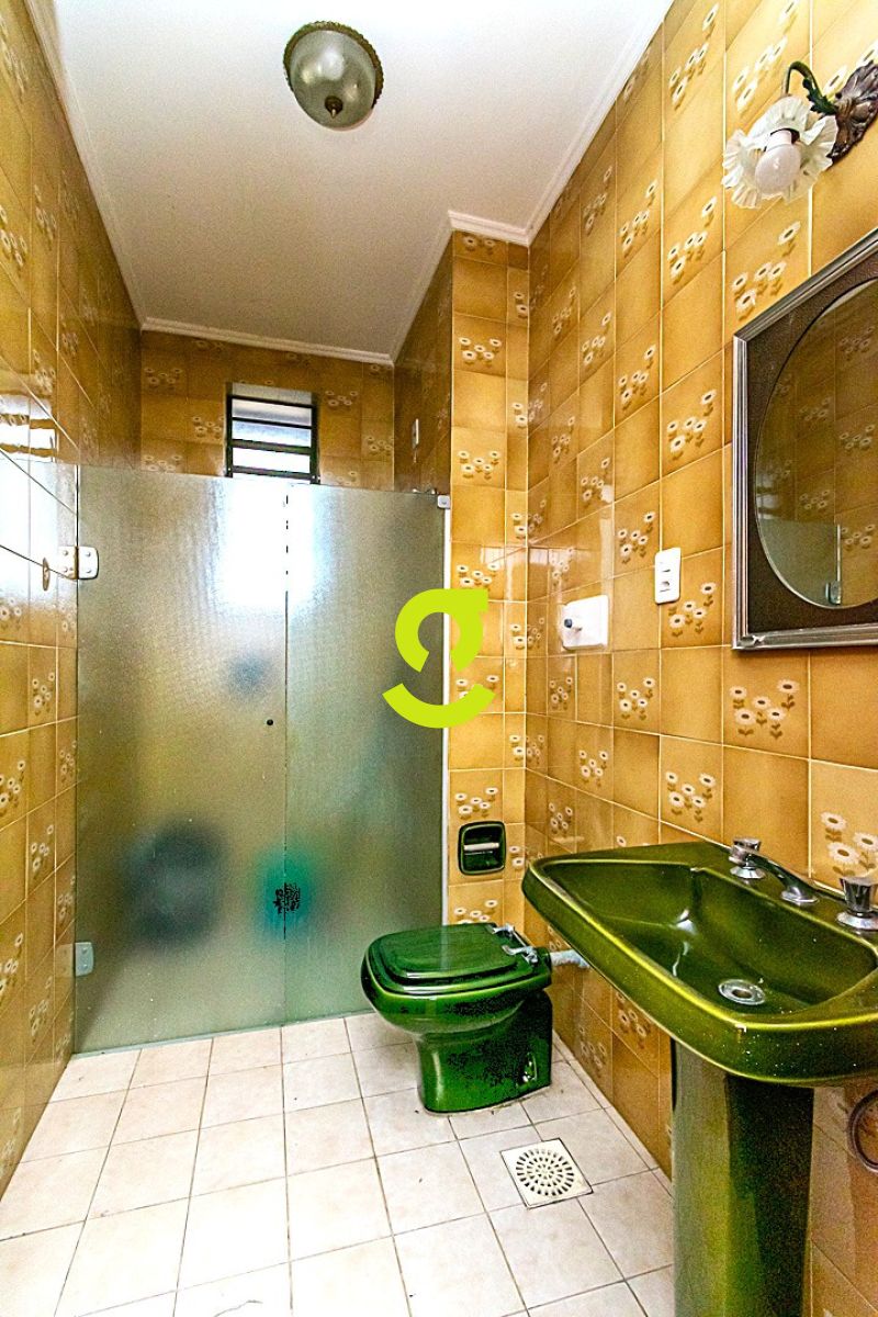 Casa Comercial com 206m na Wenceslau Escobar  Vi...