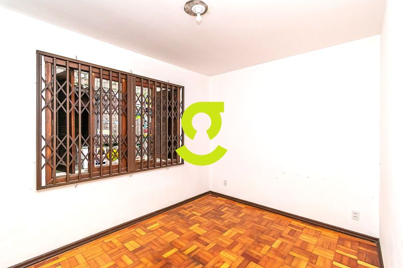 Casa Comercial com 206m na Wenceslau Escobar  Vi...