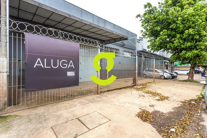 Pavilho com Acesso Duplo no Bairro Floresta - 372...