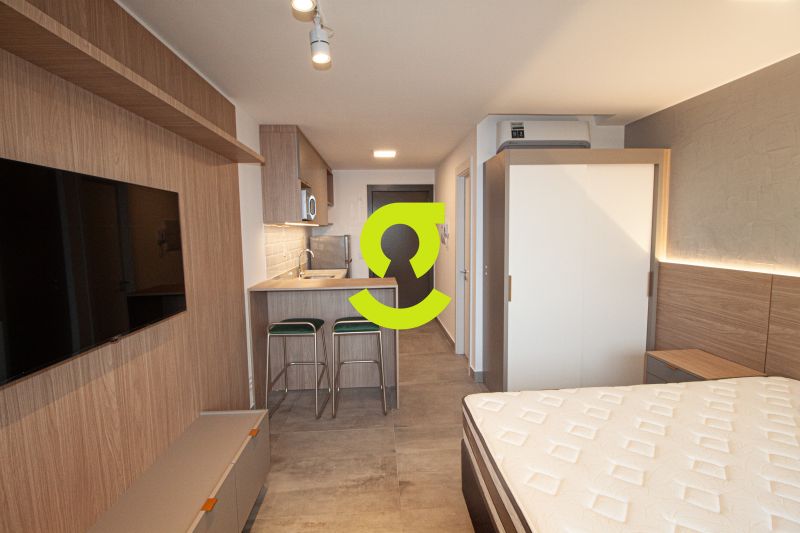 Loft MOBILIADO, 32m priv, andar alto, vista espeta...