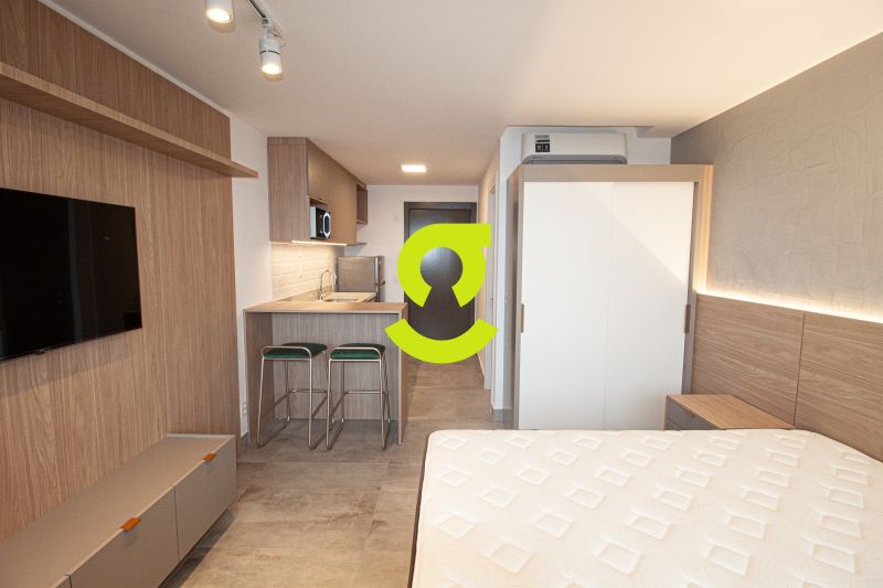 Loft MOBILIADO, 32m priv, andar alto, vista espeta...
