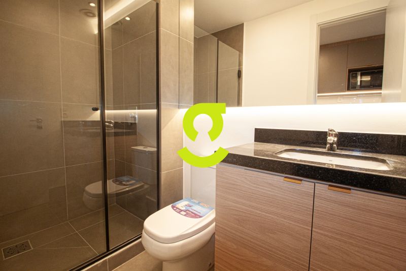 Loft MOBILIADO, 32m priv, andar alto, vista espeta...