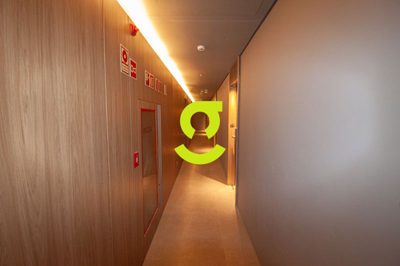 Loft MOBILIADO, 32m priv, andar alto, vista espeta...