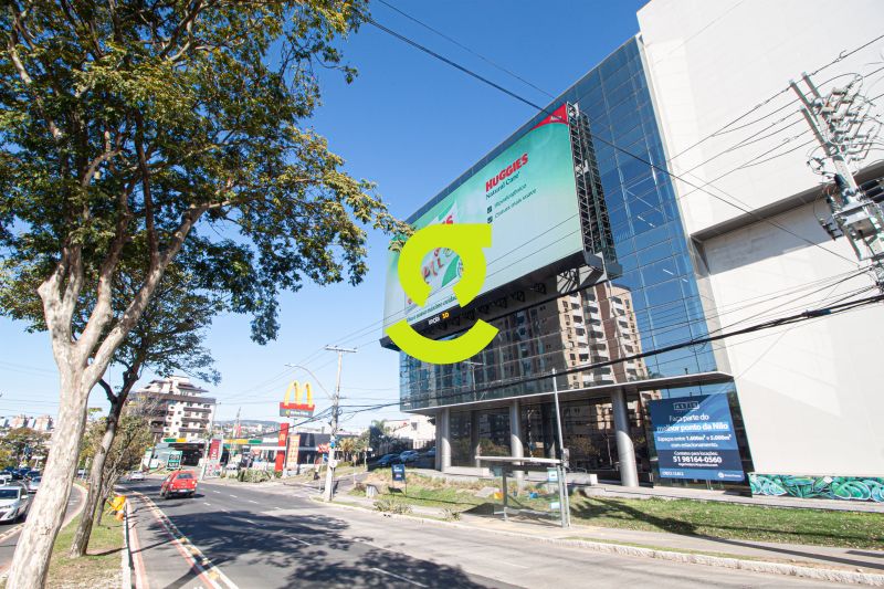 Loja em avenida de 1.579m + 500 vagas de garagem ...