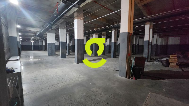 Loja em avenida de 1.579m + 500 vagas de garagem ...