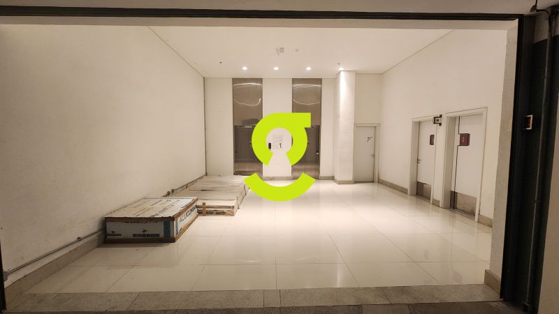 Loja em avenida de 1.579m + 500 vagas de garagem ...