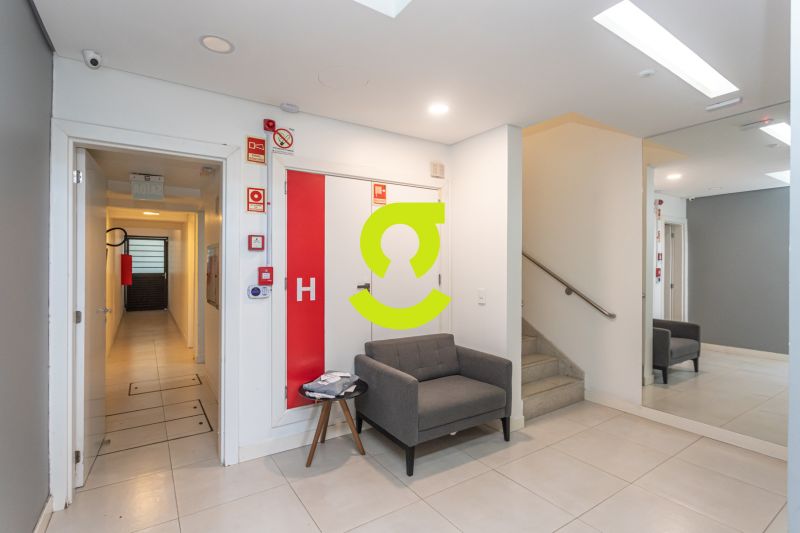 Apartamento de 37M, semi mobiliado, condomnio ve...
