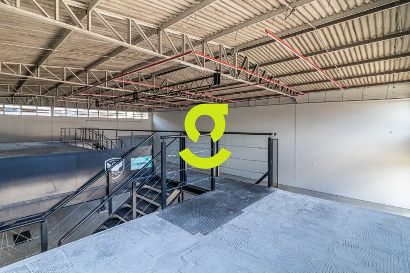 LOJA COMERCIAL - 430 m - P DIREITO DUPLO - VAGA ...