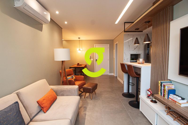 Excelente apto, MOBILIADO e DECORADO, andar alto, ...